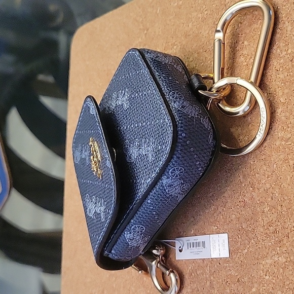 NWT Coach Horse 🐎 and Buggy Blue snapped pouch with keychain and hook - Picture 4 of 8
